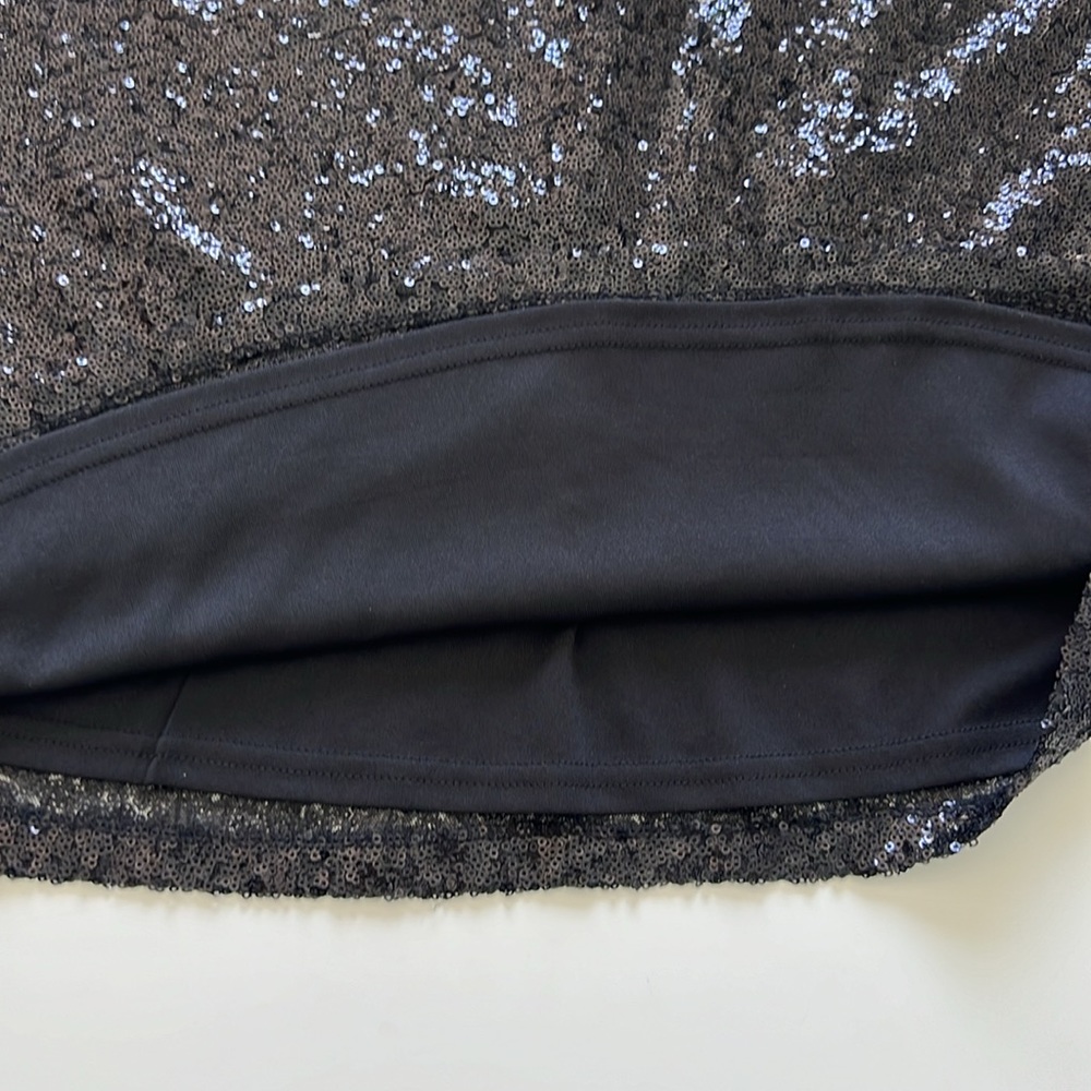 Guess Black Sequence Top. - image 3